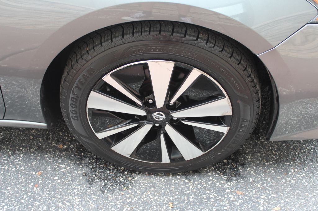 2019 Nissan Altima Image 24