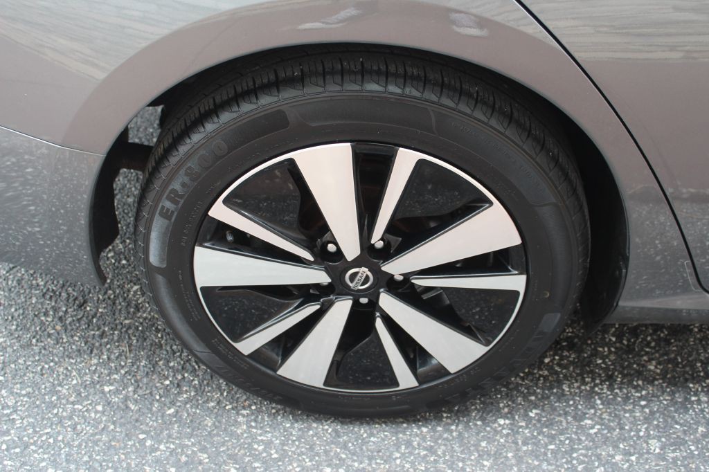 2019 Nissan Altima Image 25