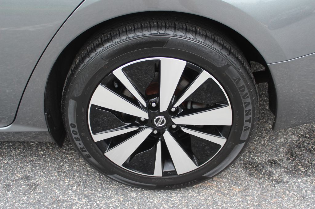 2019 Nissan Altima Image 26