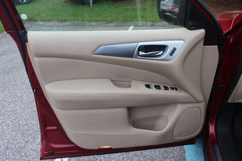 2019 Nissan Pathfinder Image 10