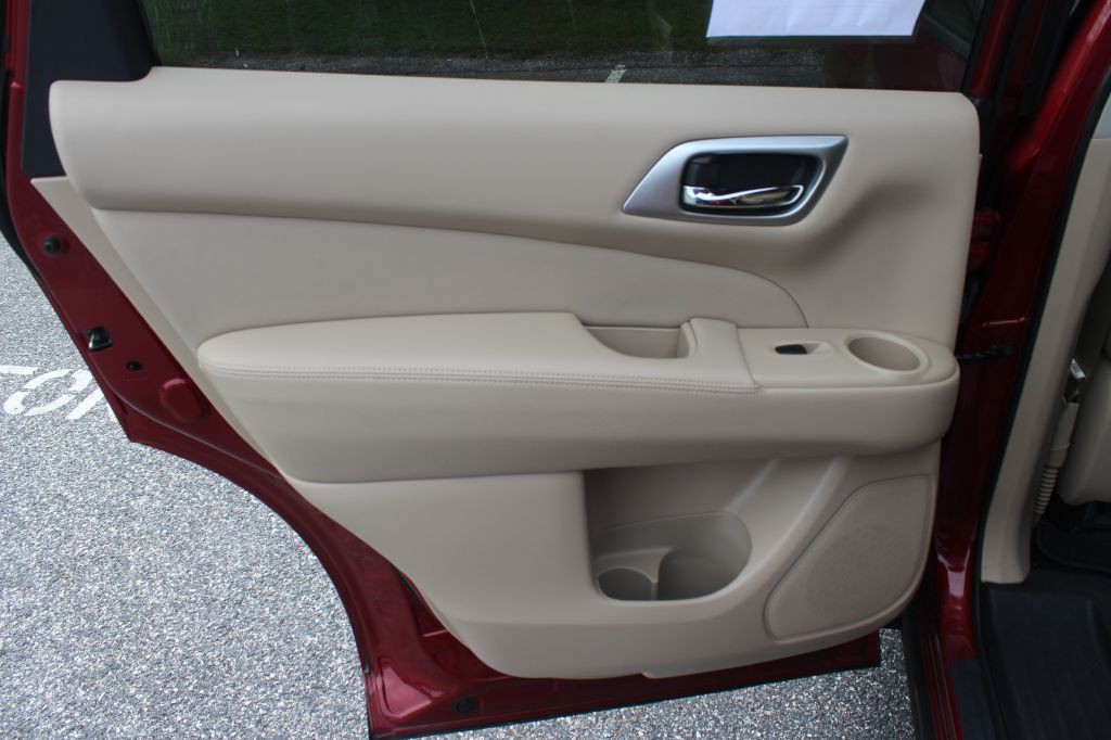 2019 Nissan Pathfinder Image 12