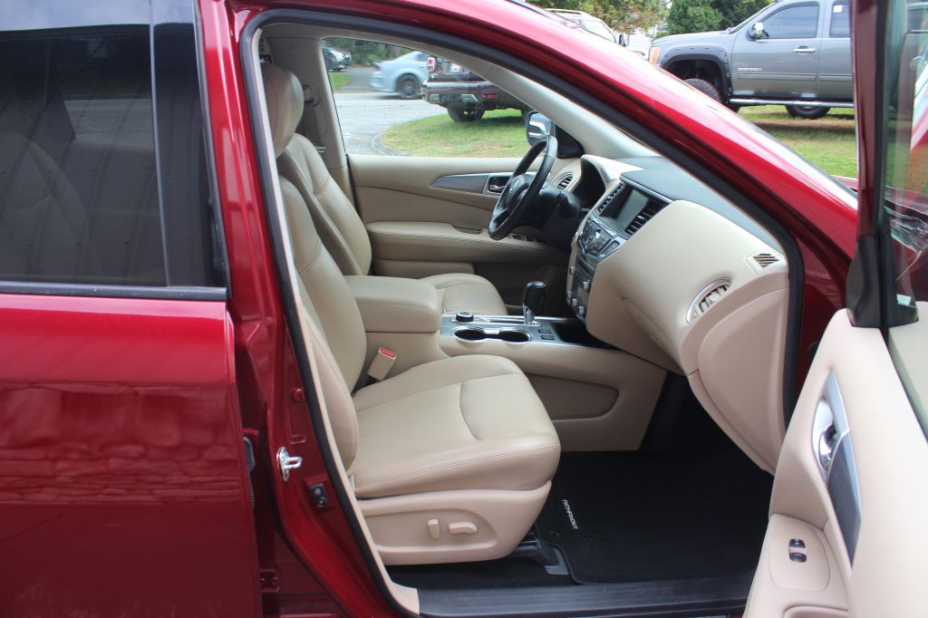 2019 Nissan Pathfinder Image 16