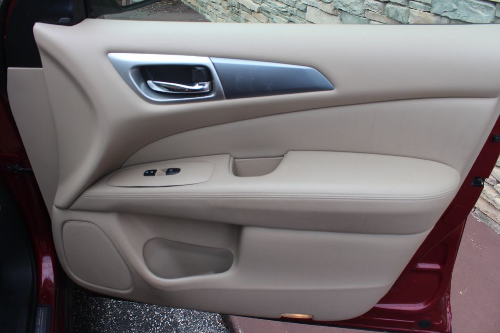 2019 Nissan Pathfinder Image 17