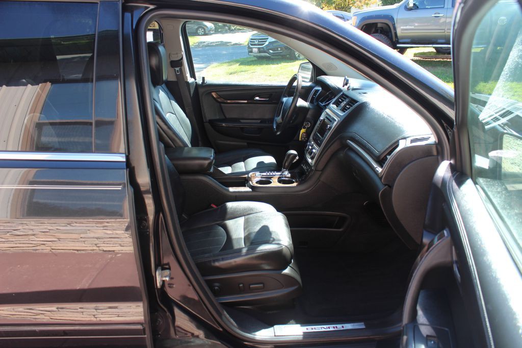 2013 GMC Acadia Image 16