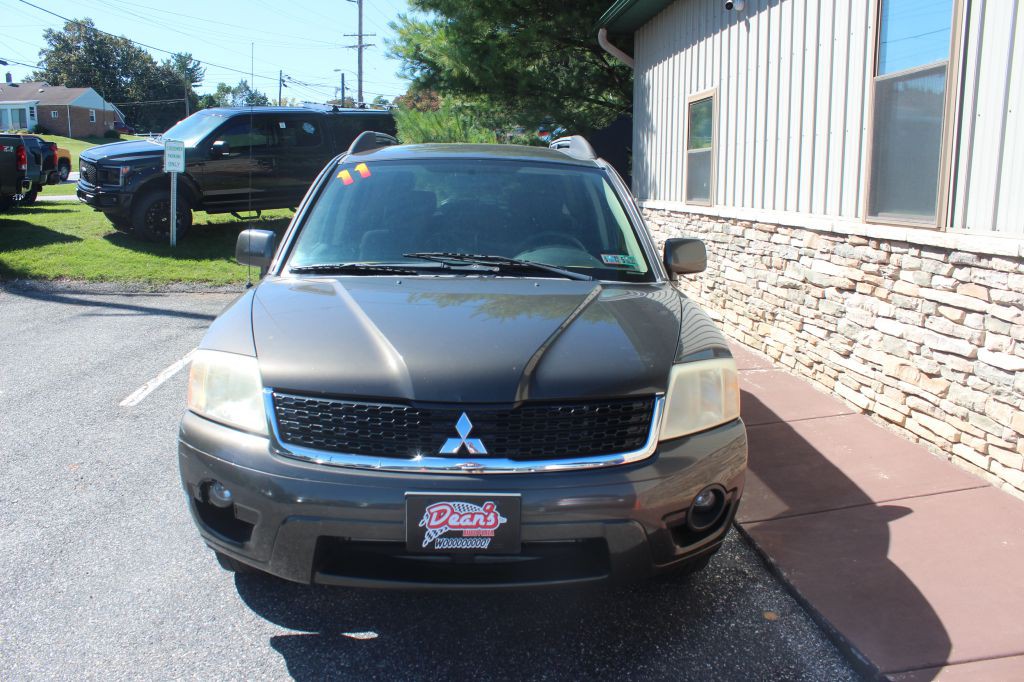 2011 Mitsubishi Endeavor Image 2