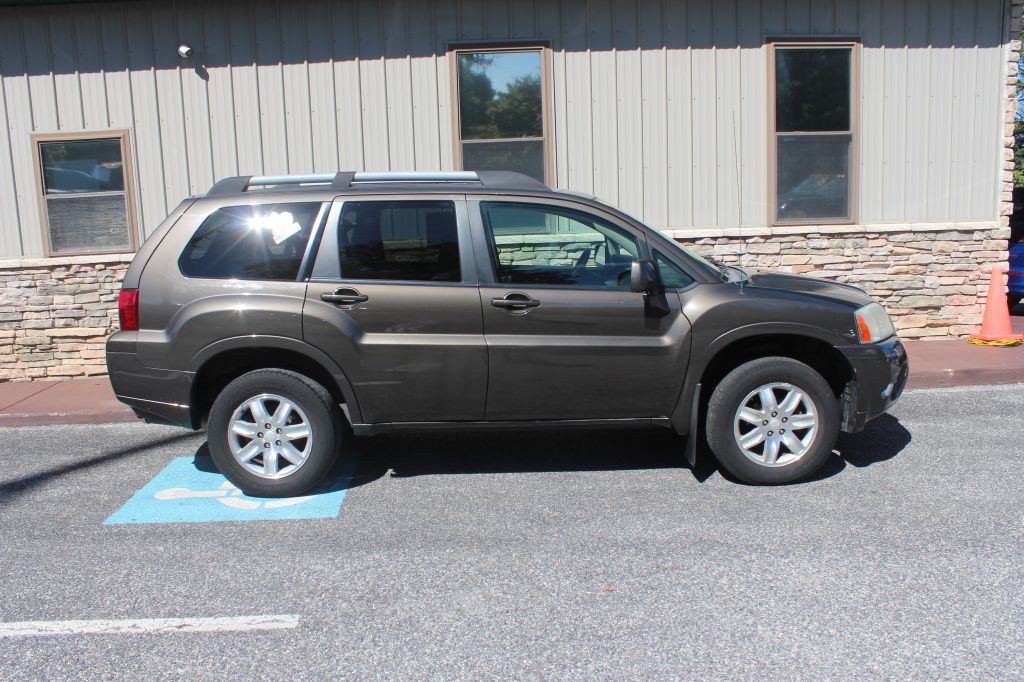 2011 Mitsubishi Endeavor Image 4