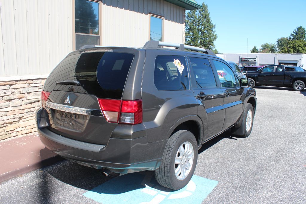 2011 Mitsubishi Endeavor Image 5