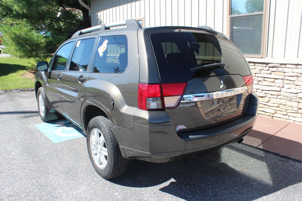 2011 Mitsubishi Endeavor Image 7