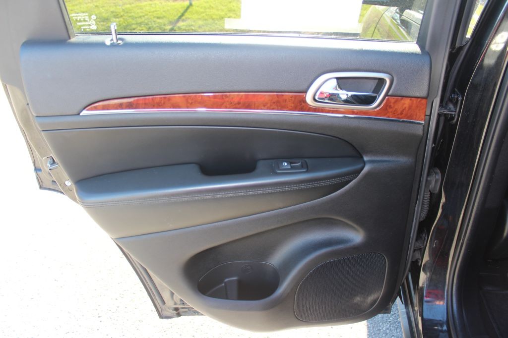 2012 Jeep Grand Cherokee Image 12