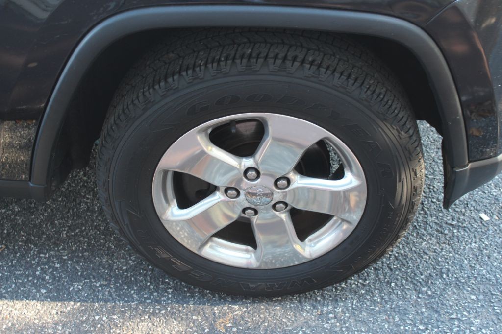 2012 Jeep Grand Cherokee Image 23