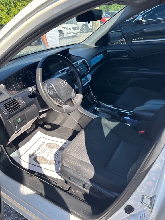 2015 Honda Accord Image 4