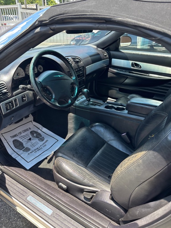 2004 Ford Thunderbird Image 4