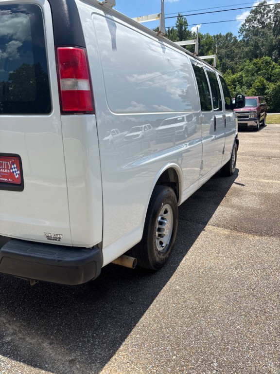2020 Chevrolet Express Image 4
