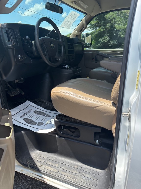 2020 Chevrolet Express Image 3