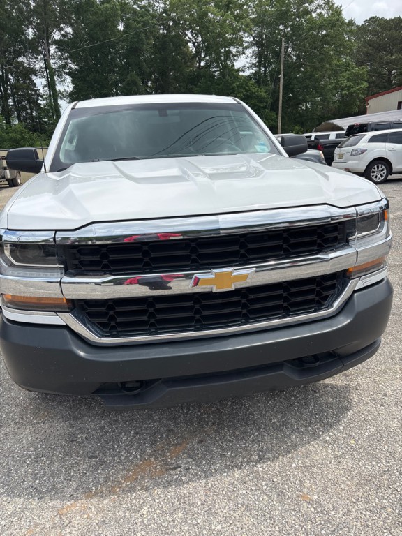 2018 Chevrolet Silverado 1500 Image 2