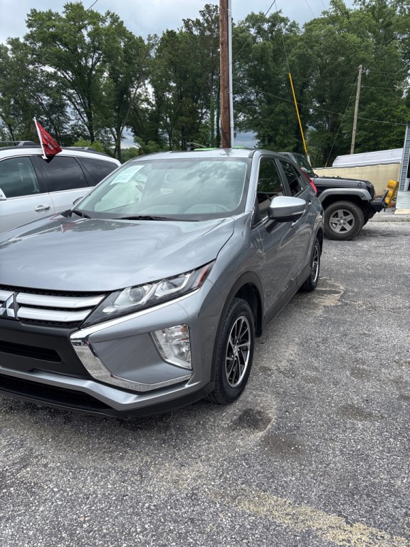 2020 Mitsubishi Eclipse Image 2