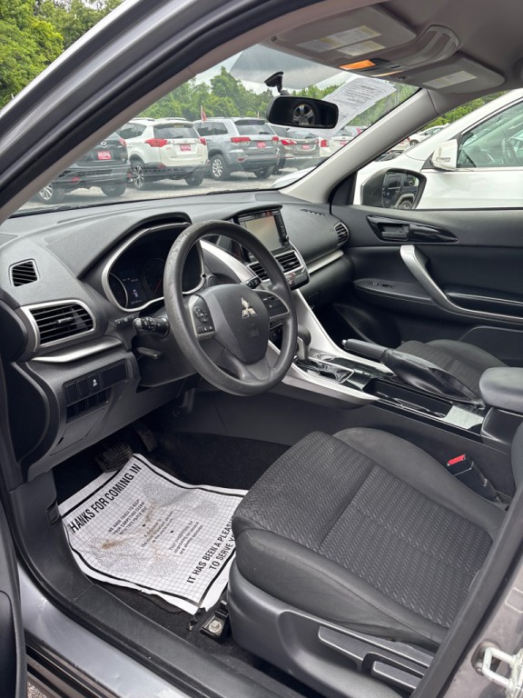 2020 Mitsubishi Eclipse Image 3