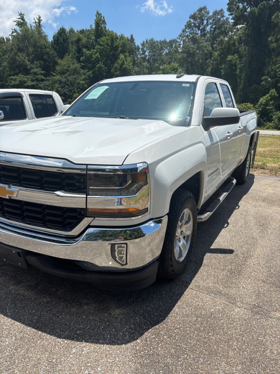 2017 Chevrolet Silverado 1500 Image 2
