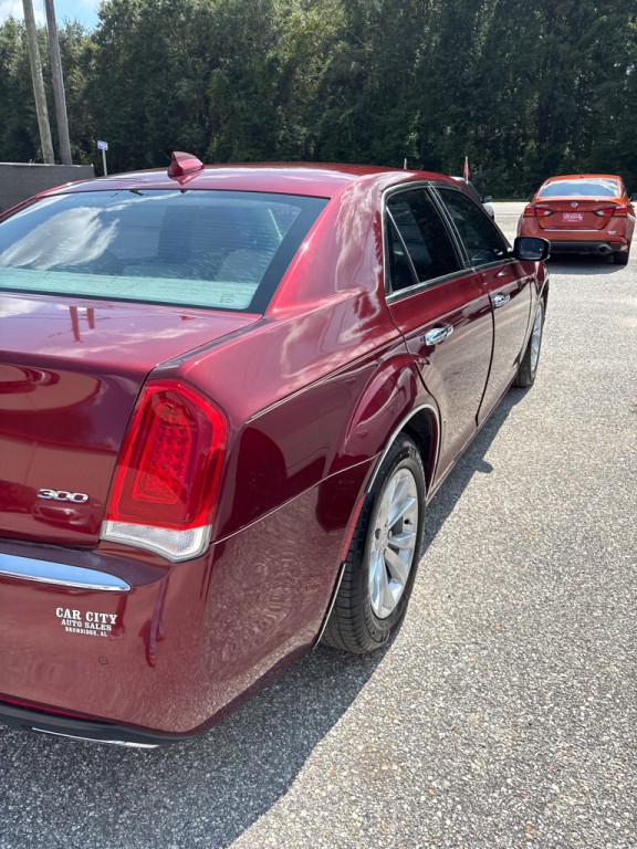 2015 Chrysler 300 Image 4
