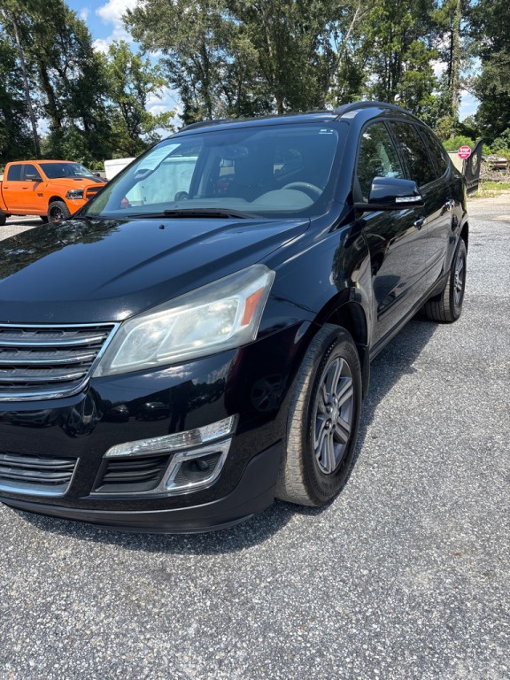 2017 Chevrolet Traverse Image 2