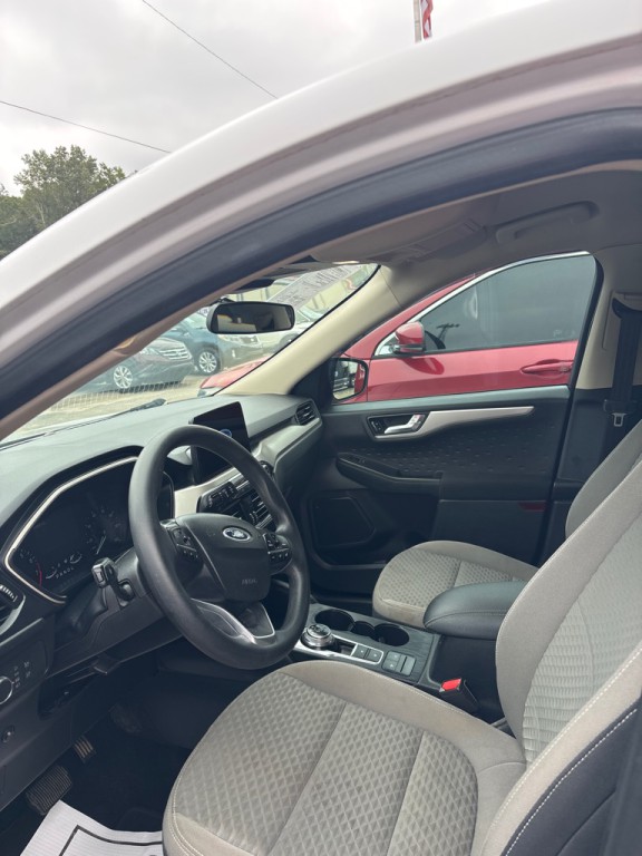 2020 Ford Escape Image 3