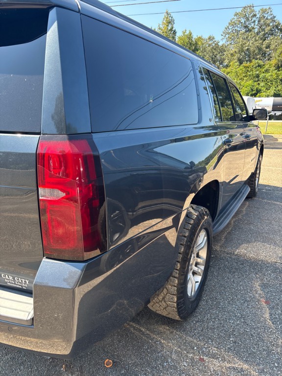 2019 Chevrolet Suburban Image 4