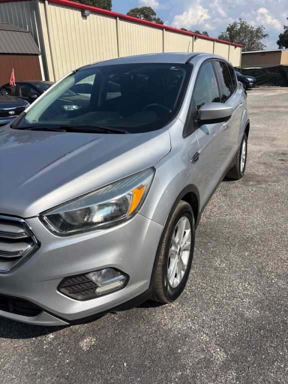 2019 Ford Escape Image 2