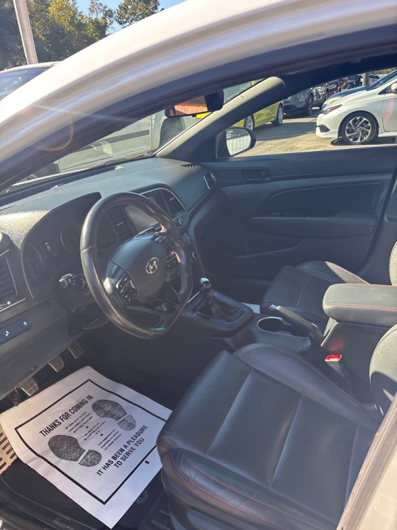 2018 Hyundai Elantra Image 3