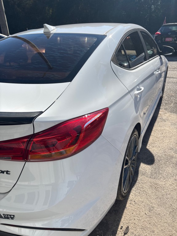 2018 Hyundai Elantra Image 4