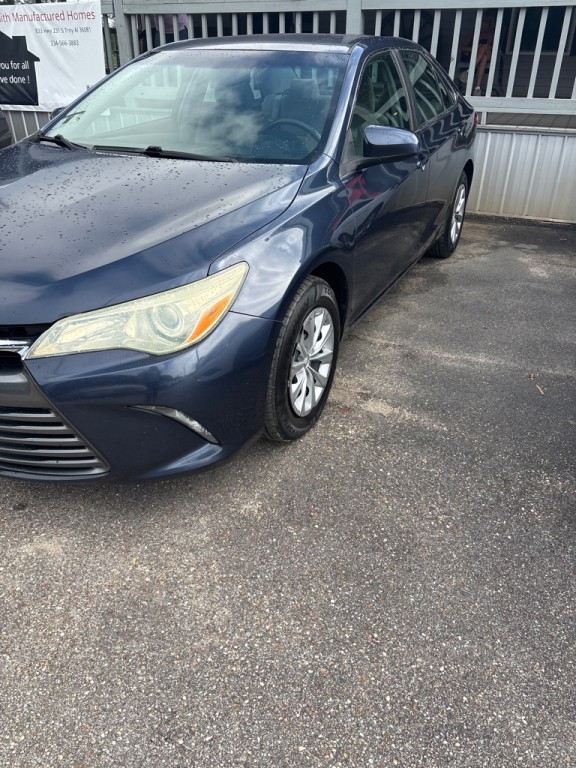 2016 Toyota Camry Image 2