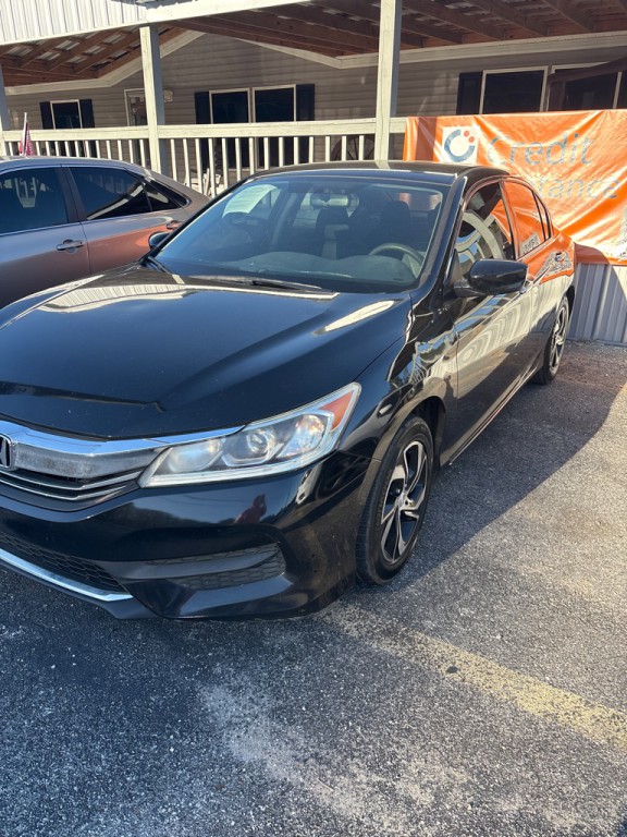 2017 Honda Accord Image 2