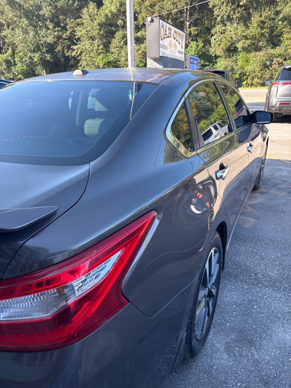 2016 Nissan Altima Image 4