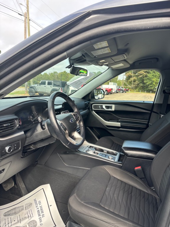2021 Ford Explorer Image 3