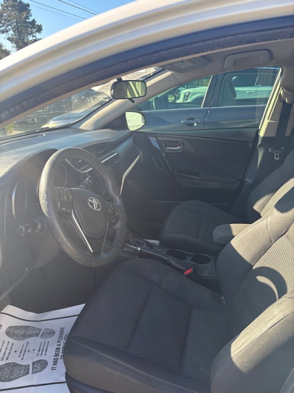 2017 Toyota Corolla Image 3