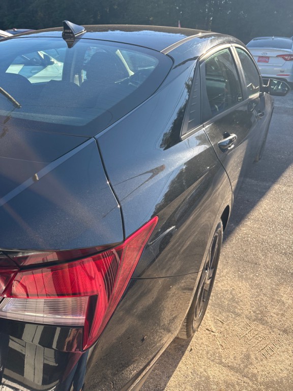 2022 Hyundai Elantra Image 4