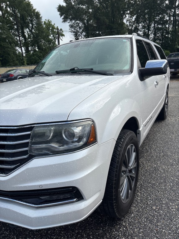 2016 Lincoln Navigator Image 1