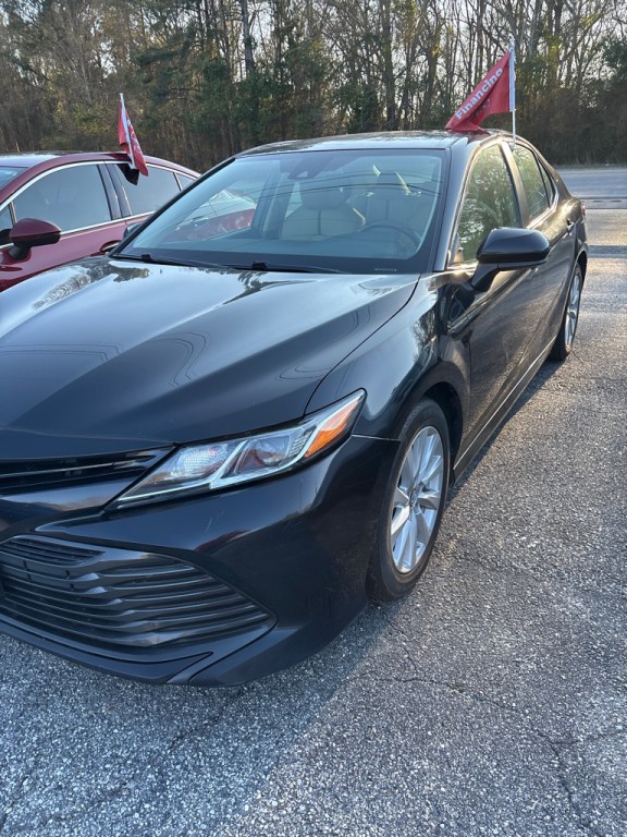 2019 Toyota Camry Image 2