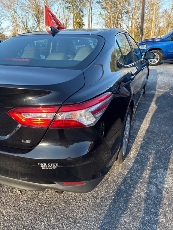 2019 Toyota Camry Image 3