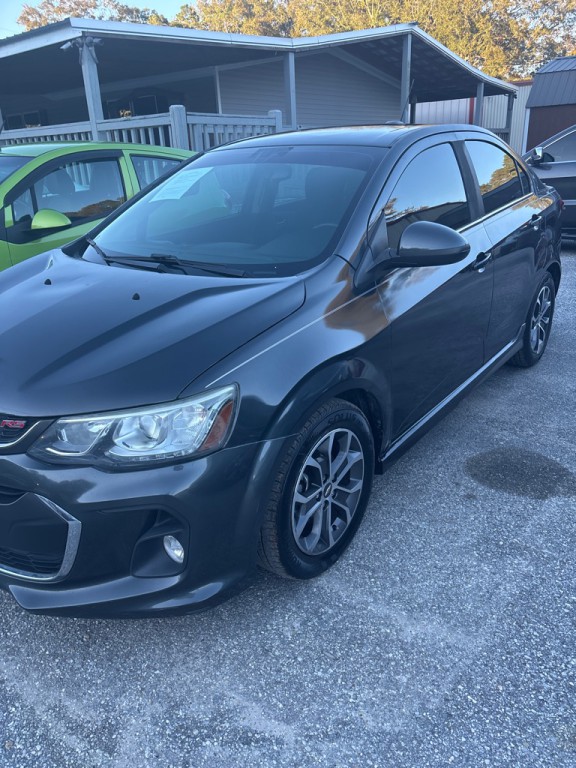 2017 Chevrolet Sonic Image 2