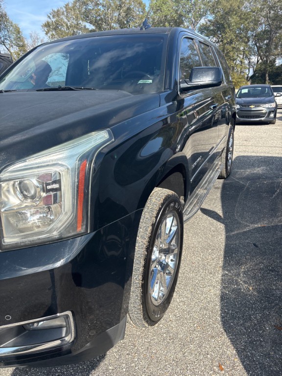 2016 GMC Yukon Image 2