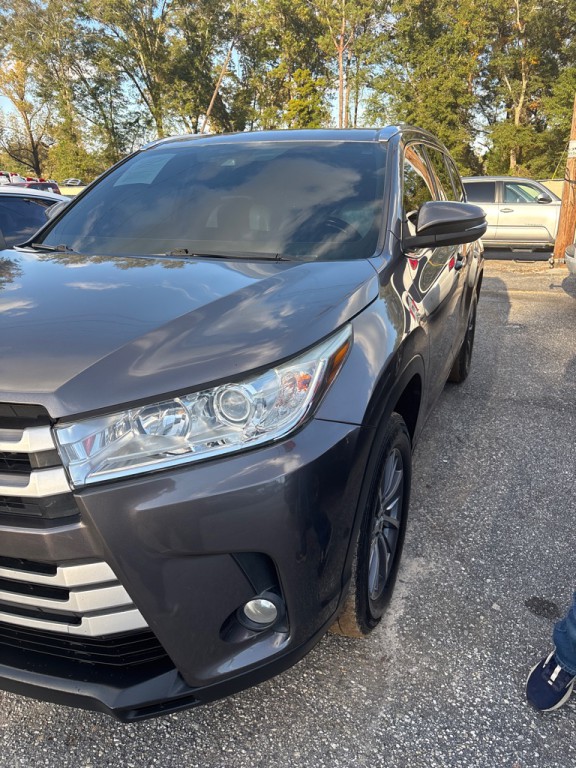 2019 Toyota Highlander Image 2