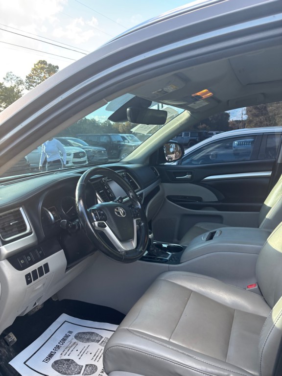 2019 Toyota Highlander Image 3
