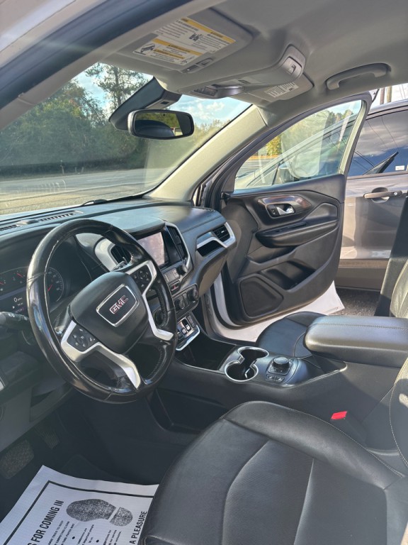 2021 GMC Terrain Image 2