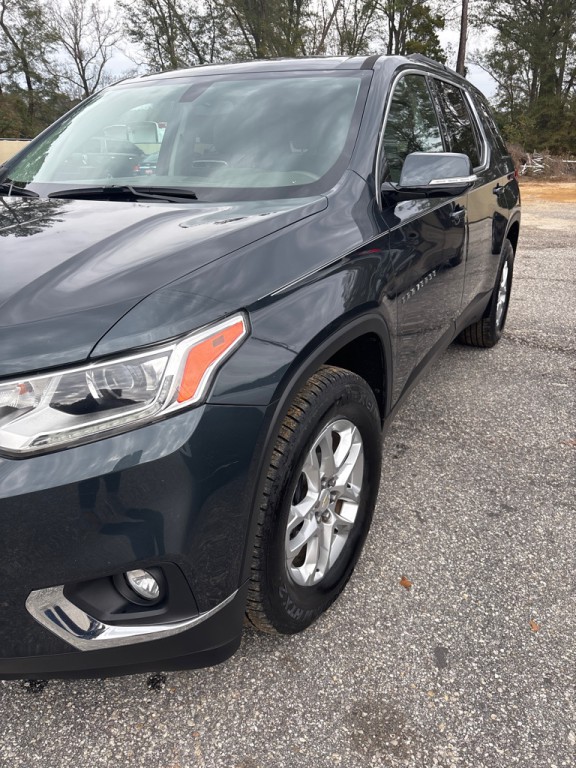 2019 Chevrolet Traverse Image 2