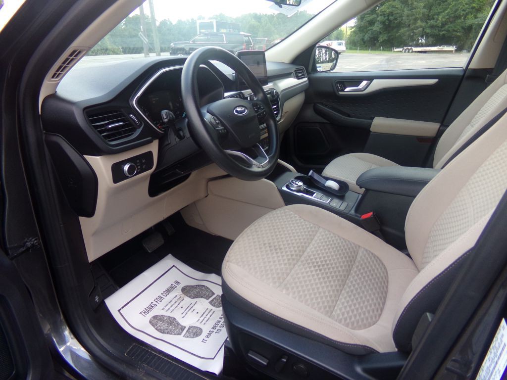 2020 Ford Escape Image 2