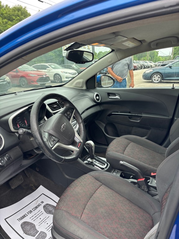 2019 Chevrolet Sonic Image 3