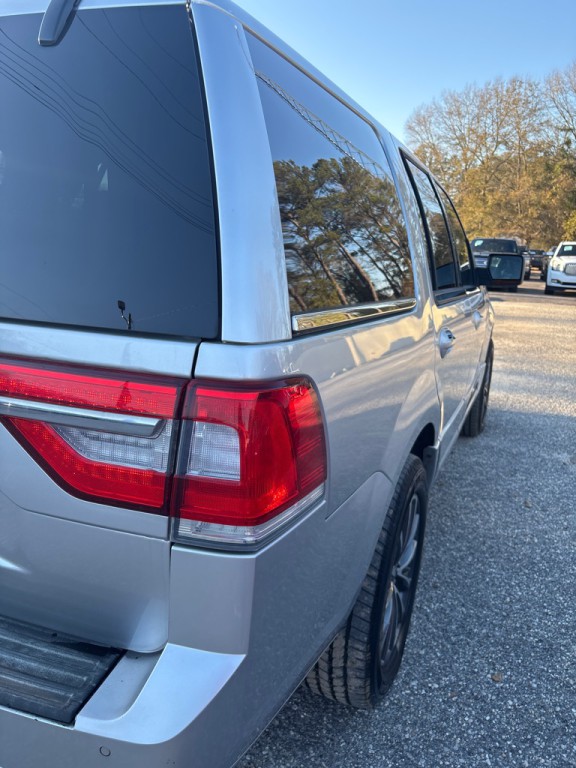 2017 Lincoln Navigator Image 4