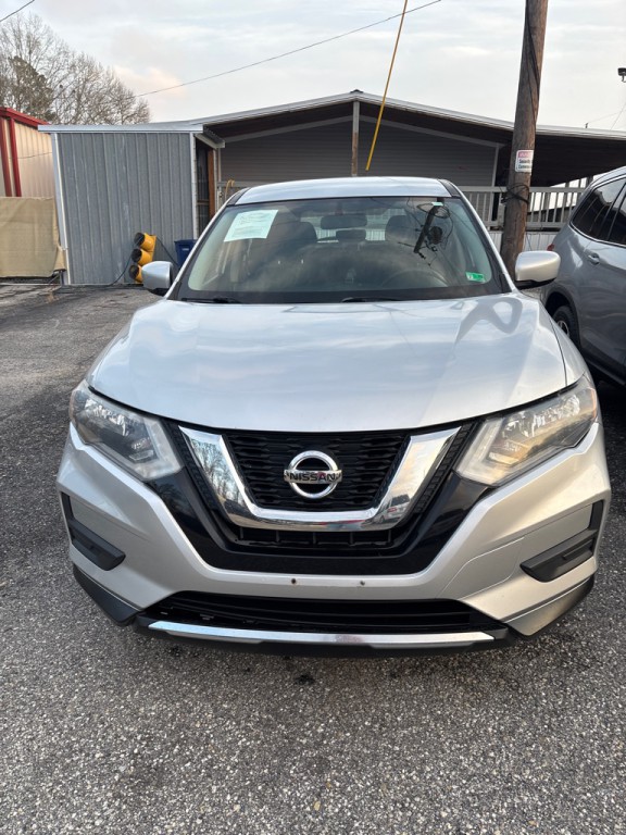 2017 Nissan Rogue Image 1