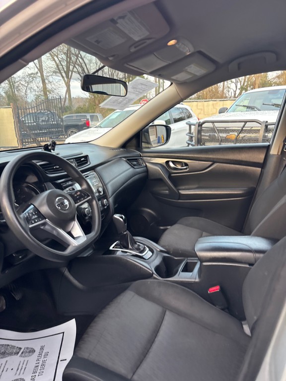 2017 Nissan Rogue Image 3