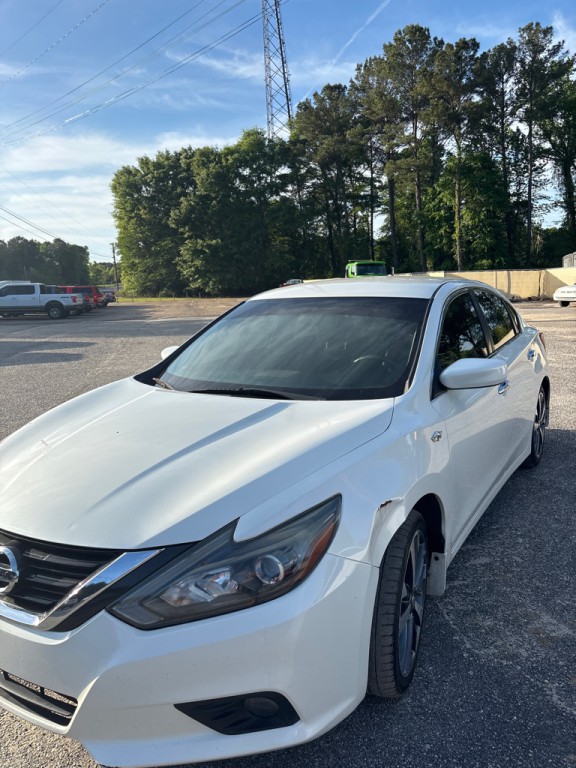 2017 Nissan Altima Image 2